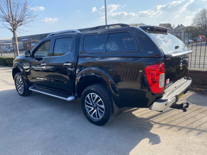 Nissan Navara Double Cab Pick Up Tekna 2.3dCi 190 4WD Auto Pick Up Diesel Black