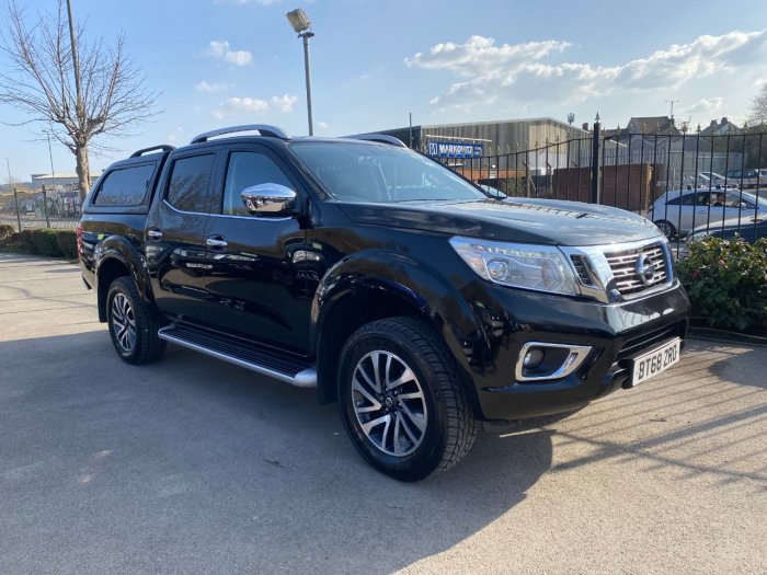 Nissan Navara Double Cab Pick Up Tekna 2.3dCi 190 4WD Auto Pick Up Diesel Black