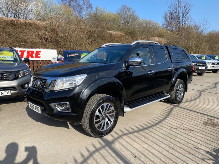 Nissan Navara Double Cab Pick Up Tekna 2.3dCi 190 4WD Auto Pick Up Diesel Black