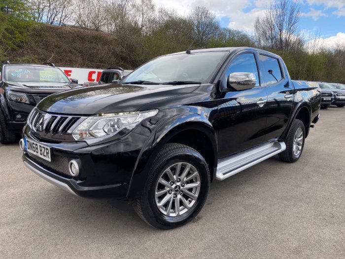 Mitsubishi L200 2.4 Double Cab DI-D 178 Barbarian 4WD Pick Up Diesel Black