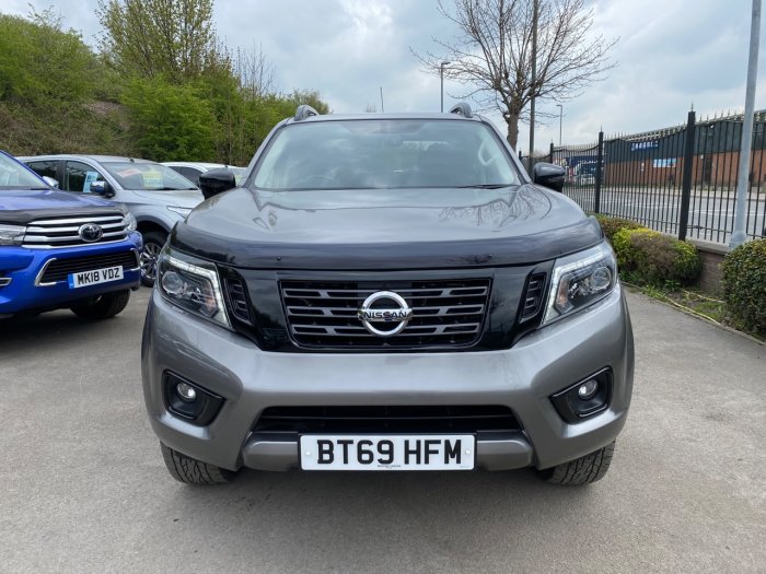 Nissan Navara Double Cab Pick Up N-Guard 2.3dCi 190 TT 4WD Auto Pick Up Diesel Grey