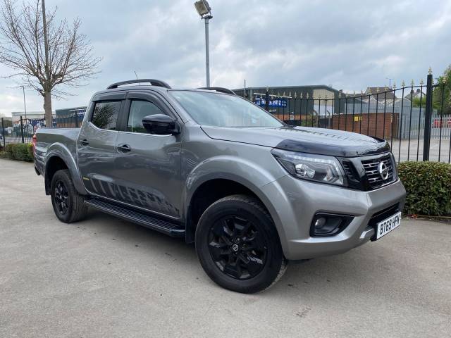 Nissan Navara Double Cab Pick Up N-Guard 2.3dCi 190 TT 4WD Auto Pick Up Diesel Grey