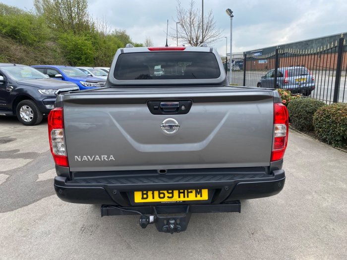 Nissan Navara Double Cab Pick Up N-Guard 2.3dCi 190 TT 4WD Auto Pick Up Diesel Grey