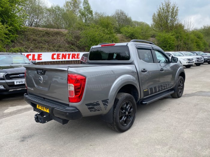 Nissan Navara Double Cab Pick Up N-Guard 2.3dCi 190 TT 4WD Auto Pick Up Diesel Grey