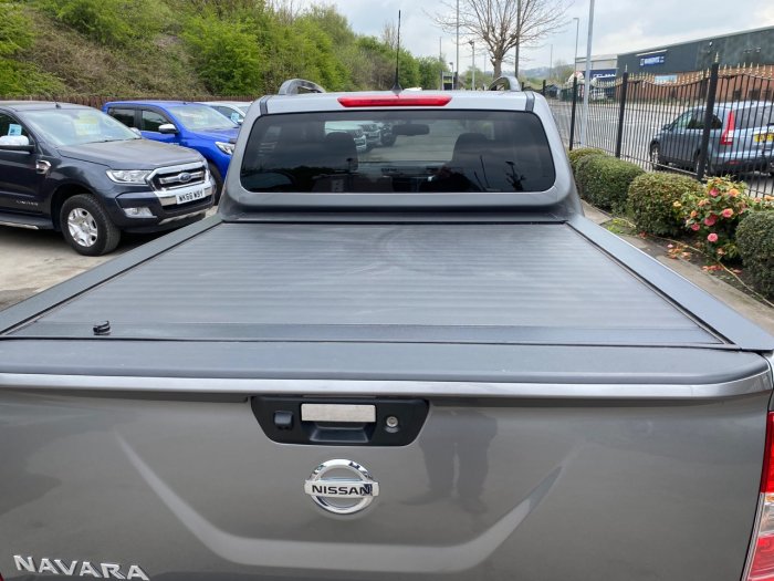 Nissan Navara Double Cab Pick Up N-Guard 2.3dCi 190 TT 4WD Auto Pick Up Diesel Grey