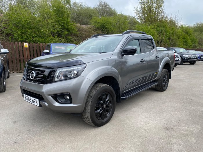 Nissan Navara Double Cab Pick Up N-Guard 2.3dCi 190 TT 4WD Auto Pick Up Diesel Grey