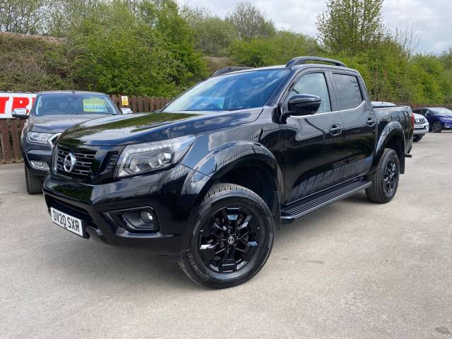 Nissan Navara Double Cab Pick Up N-Guard 2.3dCi 190 TT 4WD Auto Pick Up Diesel Black