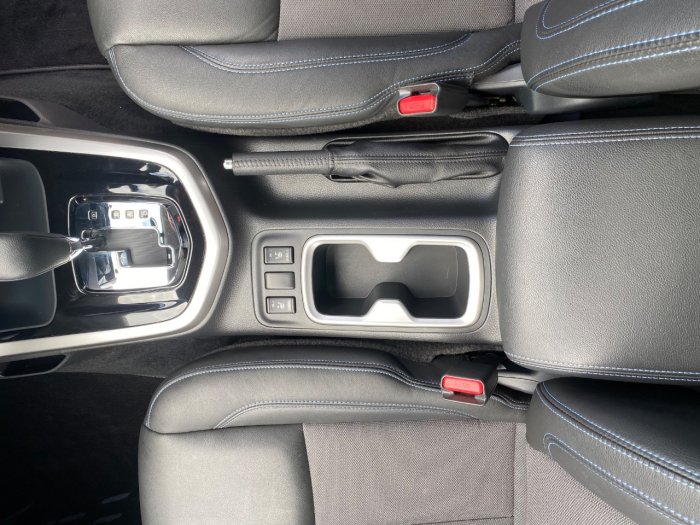Nissan Navara Double Cab Pick Up N-Guard 2.3dCi 190 TT 4WD Auto Pick Up Diesel Black
