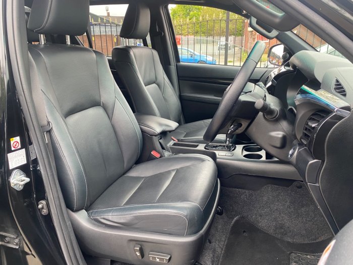 Toyota Hilux Invincible X Ltd Ed D/Cab P/Up 2.4 D-4D Auto 3.5t Pick Up Diesel Black