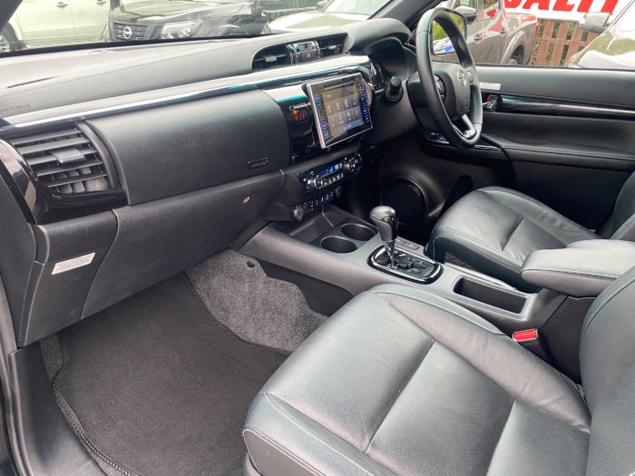 Toyota Hilux Invincible X Ltd Ed D/Cab P/Up 2.4 D-4D Auto 3.5t Pick Up Diesel Black