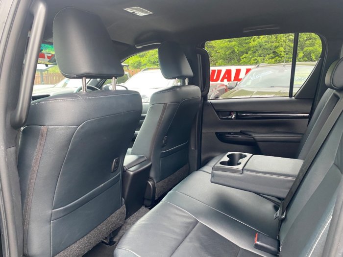 Toyota Hilux Invincible X Ltd Ed D/Cab P/Up 2.4 D-4D Auto 3.5t Pick Up Diesel Black