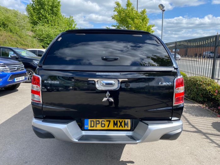 Mitsubishi L200 2.4 Double Cab DI-D 178 Barbarian 4WD Auto Pick Up Diesel Black