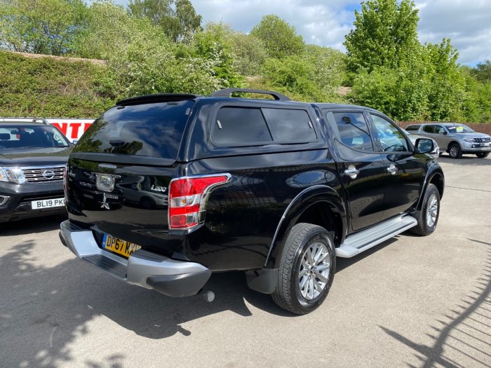 Mitsubishi L200 2.4 Double Cab DI-D 178 Barbarian 4WD Auto Pick Up Diesel Black