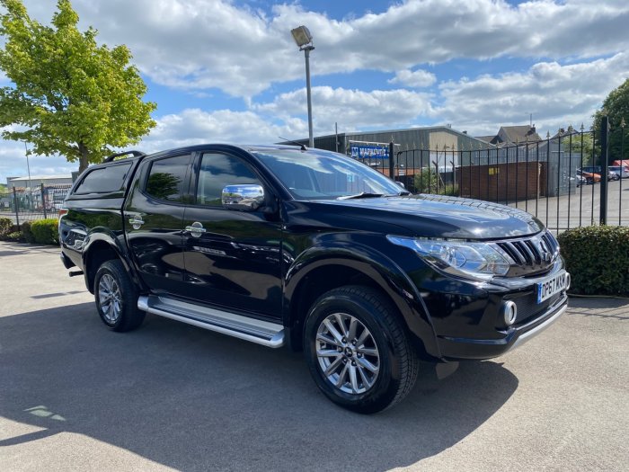 Mitsubishi L200 2.4 Double Cab DI-D 178 Barbarian 4WD Auto Pick Up Diesel Black