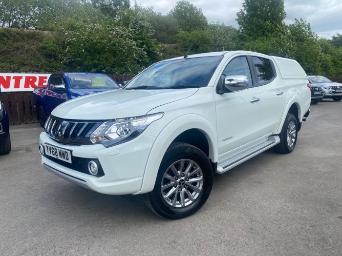 Mitsubishi L200 2.4 Double Cab DI-D 178 Warrior 4WD Pick Up Diesel White