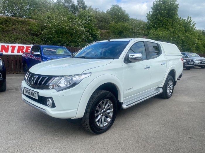 Mitsubishi L200 2.4 Double Cab DI-D 178 Warrior 4WD Pick Up Diesel White