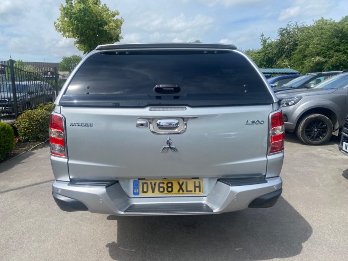Mitsubishi L200 2.4 Double Cab DI-D 178 Barbarian 4WD Auto Pick Up Diesel Silver