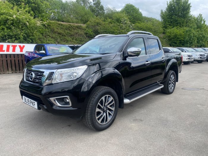 Nissan Navara Double Cab Pick Up Tekna 2.3dCi 190 4WD Pick Up Diesel Black