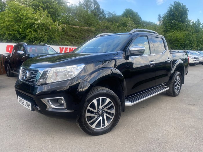 Nissan Navara Double Cab Pick Up Tekna 2.3dCi 190 4WD Auto Pick Up Diesel Black