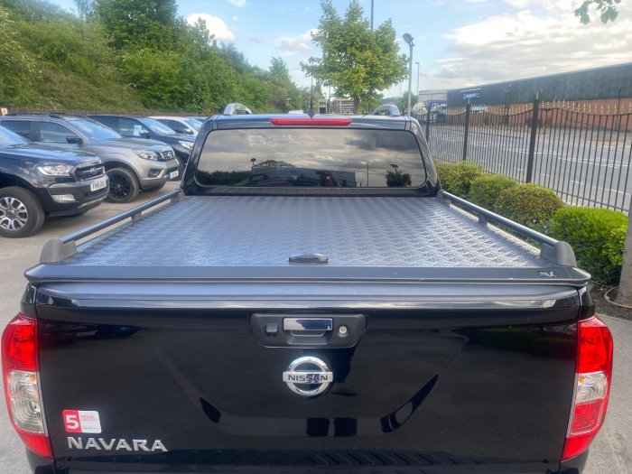 Nissan Navara Double Cab Pick Up Tekna 2.3dCi 190 4WD Auto Pick Up Diesel Black