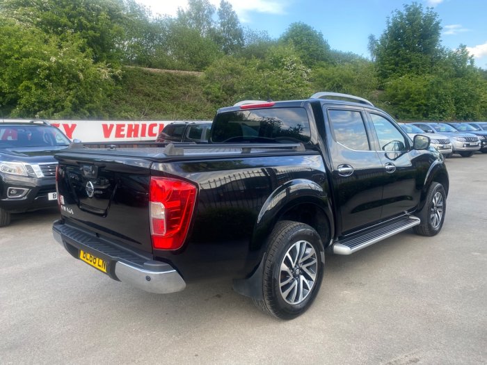 Nissan Navara Double Cab Pick Up Tekna 2.3dCi 190 4WD Auto Pick Up Diesel Black