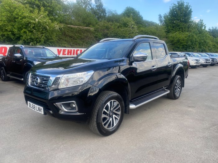 Nissan Navara Double Cab Pick Up Tekna 2.3dCi 190 4WD Auto Pick Up Diesel Black