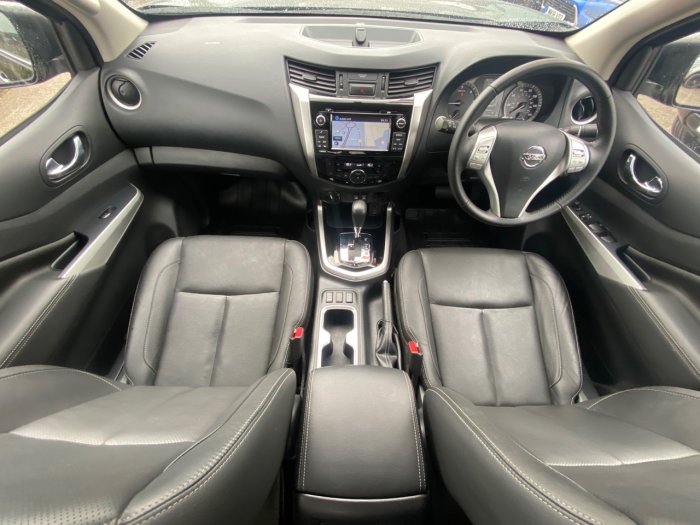 Nissan Navara Double Cab Pick Up Tekna 2.3dCi 190 4WD Auto Pick Up Diesel Black