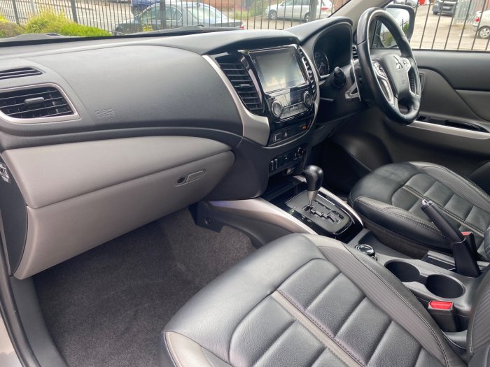 Mitsubishi L200 2.4 Double Cab DI-D 178 Barbarian 4WD Auto Pick Up Diesel Grey