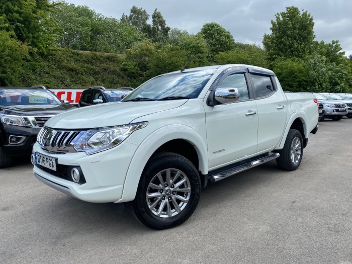 Mitsubishi L200 2.4 Double Cab DI-D 178 Warrior 4WD Pick Up Diesel White