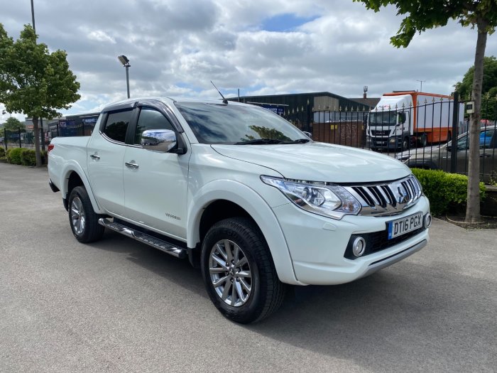 Mitsubishi L200 2.4 Double Cab DI-D 178 Warrior 4WD Pick Up Diesel White