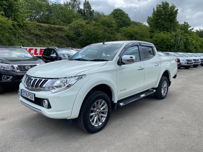 Mitsubishi L200 2.4 Double Cab DI-D 178 Warrior 4WD Pick Up Diesel White