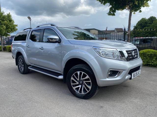 Nissan Navara Double Cab Pick Up Tekna 2.3dCi 190 4WD Auto Pick Up Diesel Silver
