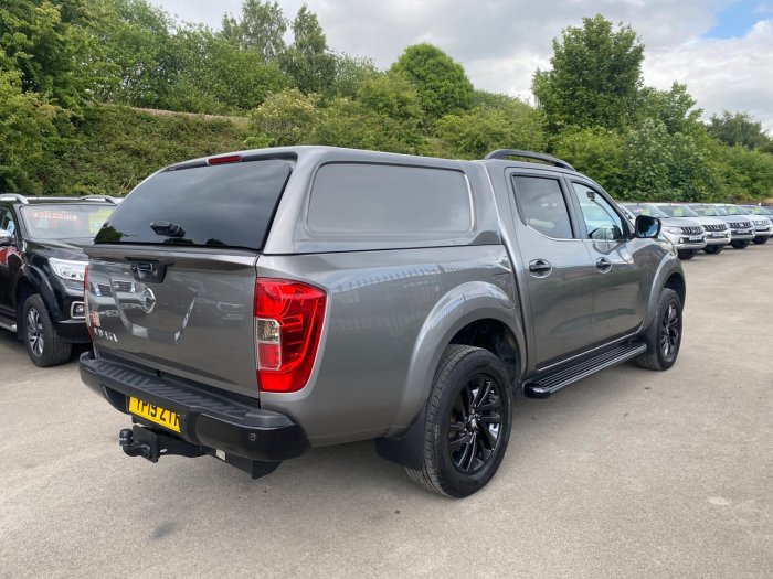 Nissan Navara Double Cab Pick Up N-Guard 2.3dCi 190 4WD Auto Pick Up Diesel Grey