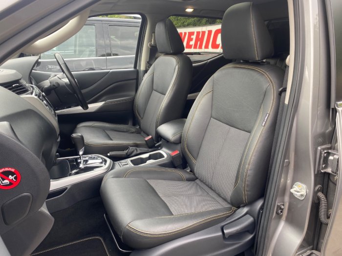 Nissan Navara Double Cab Pick Up N-Guard 2.3dCi 190 4WD Auto Pick Up Diesel Grey