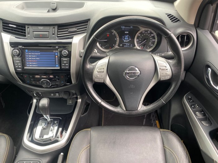 Nissan Navara Double Cab Pick Up N-Guard 2.3dCi 190 4WD Auto Pick Up Diesel Grey