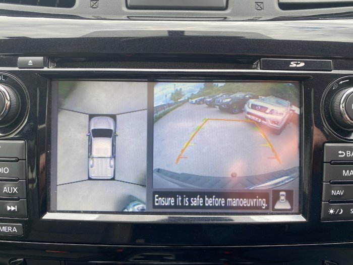 Nissan Navara Double Cab Pick Up N-Guard 2.3dCi 190 4WD Auto Pick Up Diesel Grey