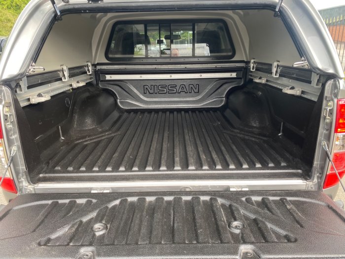 Nissan Navara Double Cab Pick Up N-Guard 2.3dCi 190 4WD Auto Pick Up Diesel Grey