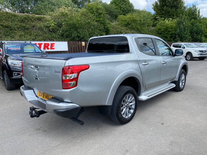 Mitsubishi L200 2.4 Double Cab DI-D 178 Warrior 4WD Pick Up Diesel Silver