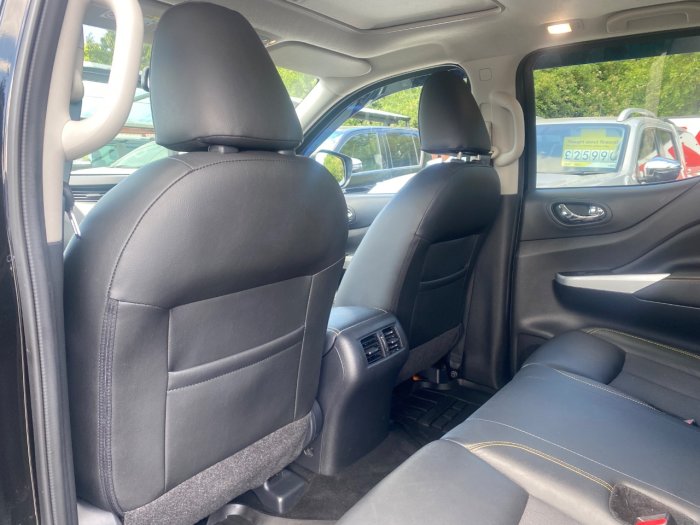 Nissan Navara Double Cab Pick Up N-Guard 2.3dCi 190 TT 4WD Auto Pick Up Diesel Black