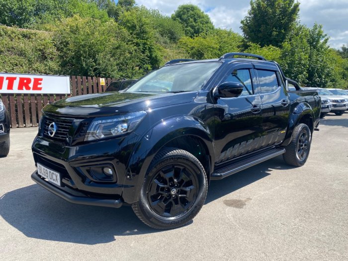 Nissan Navara Double Cab Pick Up N-Guard 2.3dCi 190 TT 4WD Auto Pick Up Diesel Black