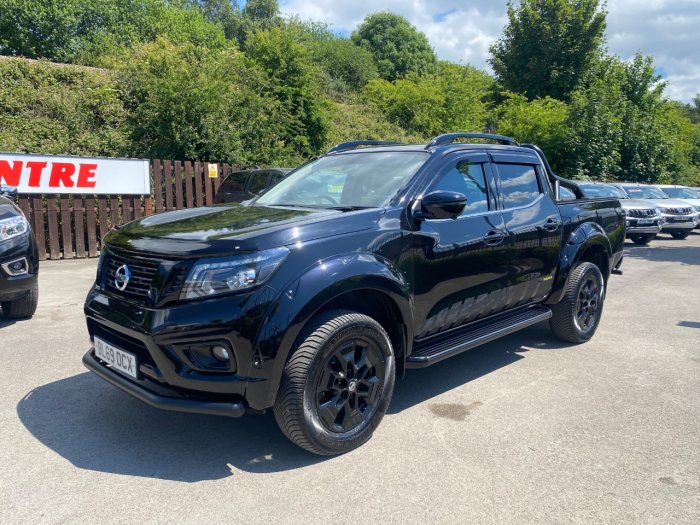 Nissan Navara Double Cab Pick Up N-Guard 2.3dCi 190 TT 4WD Auto Pick Up Diesel Black