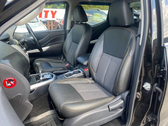Nissan Navara Double Cab Pick Up N-Guard 2.3dCi 190 TT 4WD Auto Pick Up Diesel Black