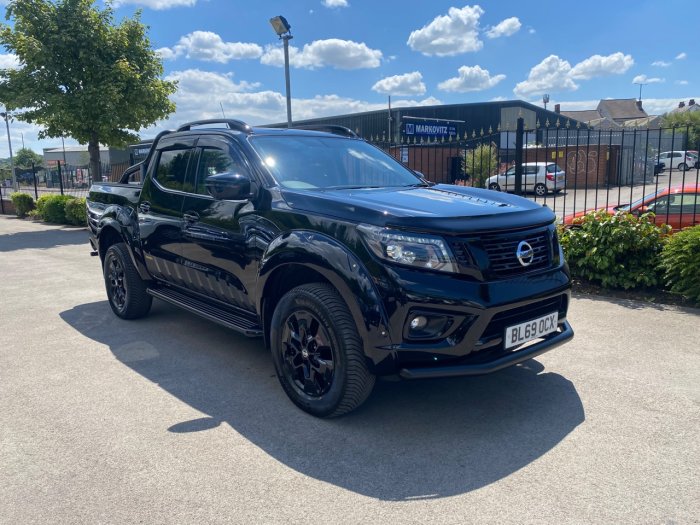 Nissan Navara Double Cab Pick Up N-Guard 2.3dCi 190 TT 4WD Auto Pick Up Diesel Black