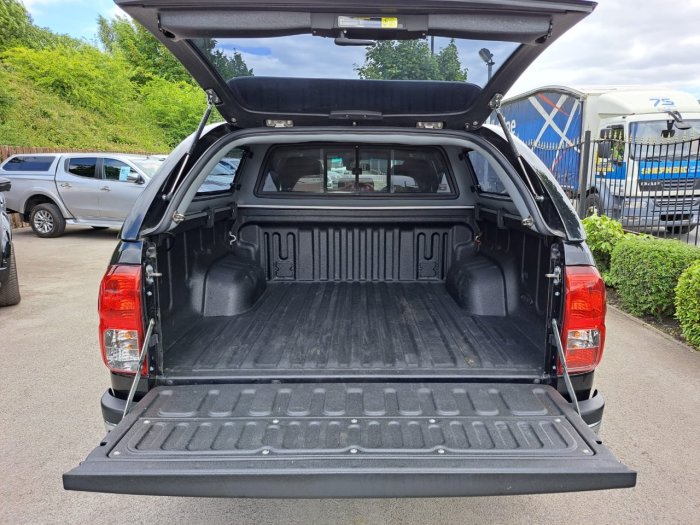 Toyota Hilux Invincible X Ltd Ed D/Cab P/Up 2.4 D-4D Auto 3.5t Pick Up Diesel Black