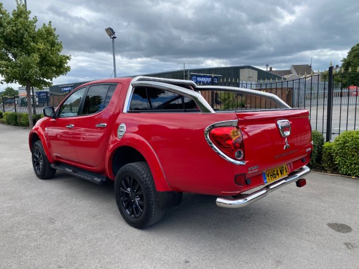 Mitsubishi L200 2.5 Double Cab DI-D Barbarian Black 4WD 176Bhp Pick Up Diesel Red