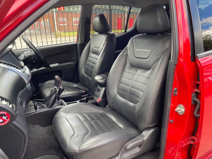 Mitsubishi L200 2.5 Double Cab DI-D Barbarian Black 4WD 176Bhp Pick Up Diesel Red