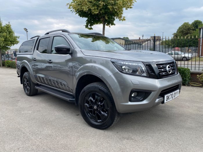 Nissan Navara Double Cab Pick Up N-Guard 2.3dCi 190 TT 4WD Auto Pick Up Diesel Grey