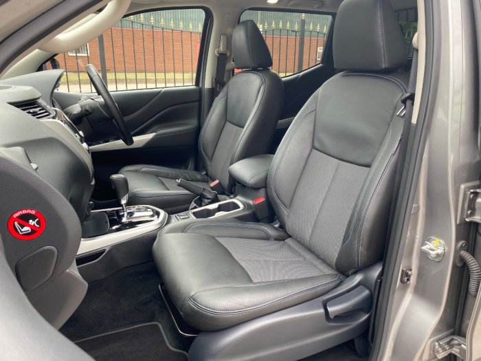 Nissan Navara Double Cab Pick Up N-Guard 2.3dCi 190 TT 4WD Auto Pick Up Diesel Grey
