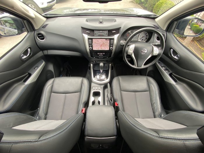 Nissan Navara Double Cab Pick Up N-Guard 2.3dCi 190 TT 4WD Auto Pick Up Diesel Grey