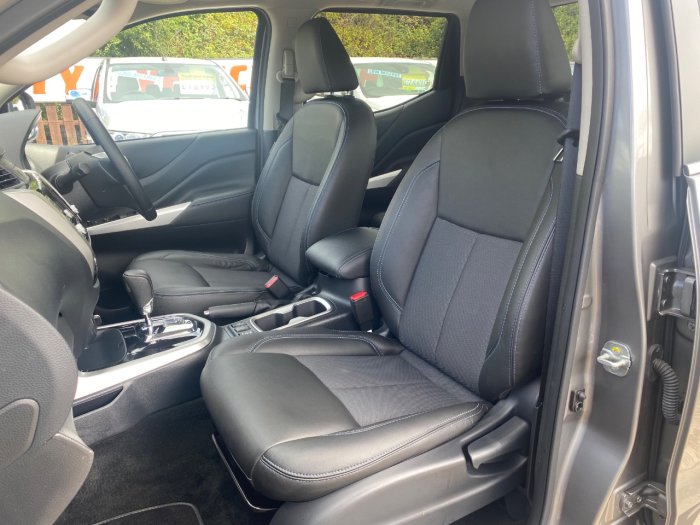 Nissan Navara Double Cab Pick Up N-Guard 2.3dCi 190 TT 4WD Auto Pick Up Diesel Grey